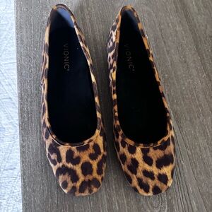 Vionic Women's Animal Print Flats
